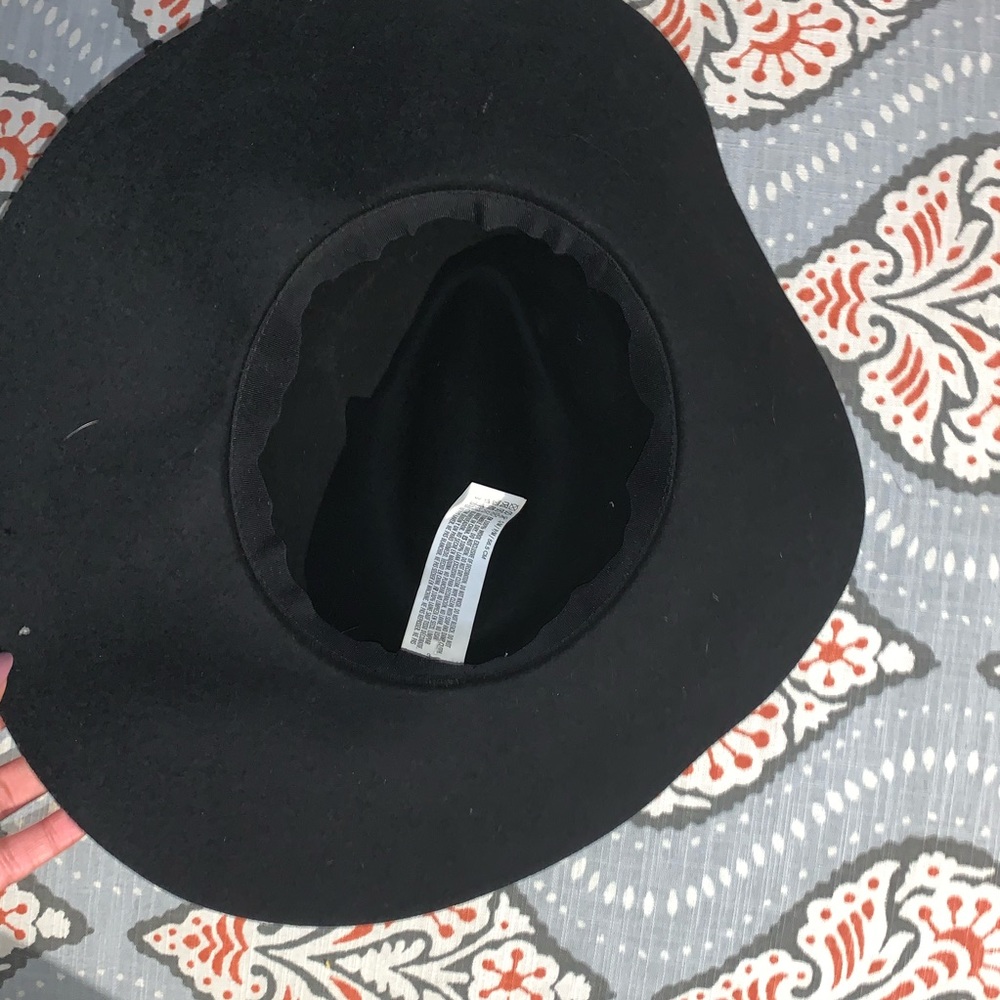 Winter hat - Picture 2 of 2